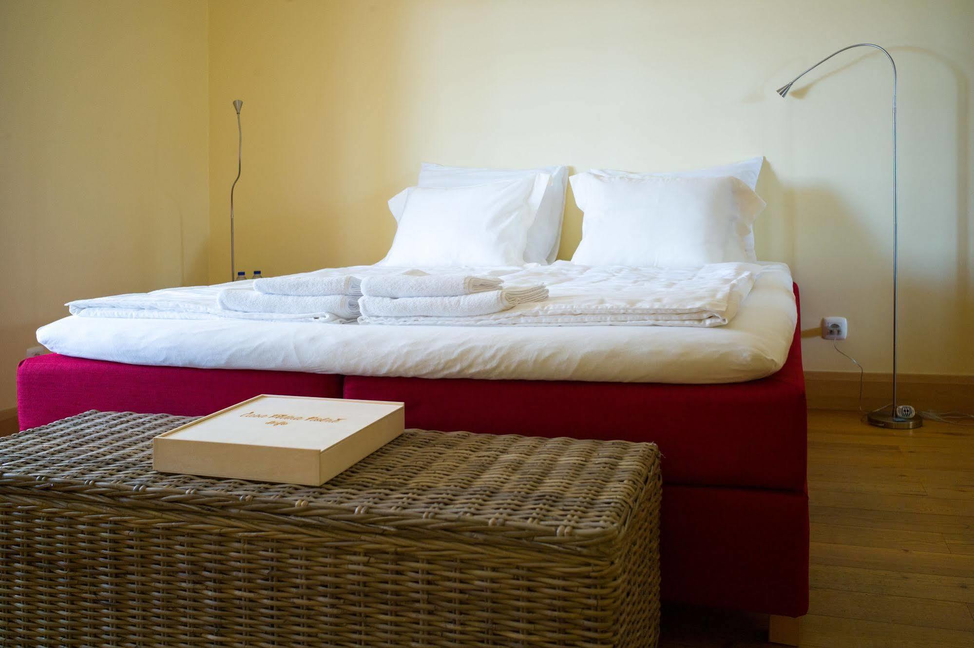 Bed and Breakfast Casa Pedra Nobre Nadadouro Екстер'єр фото